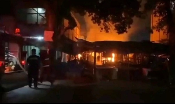 Enam Kios di Pasar Tangor Pekanbaru Terbakar Subuh Tadi