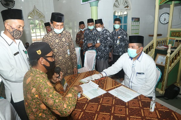Bupati Alfedri Ajak Para Mustahiq Doakan Para Pemberi Zakat Diberi Keberkahan, Dijauhkan dari Kesulitan dan Dimudahkan Rezeki