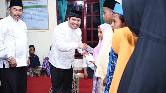Anak-anak di Tanjung Medang Senang Bisa Bertemu Bupati Bengkalis