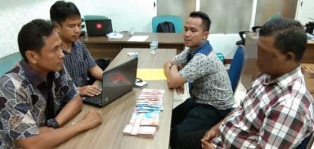 Tangkap Tangan Oknum Lurah Terkait Pengurusan Surat Tanah
