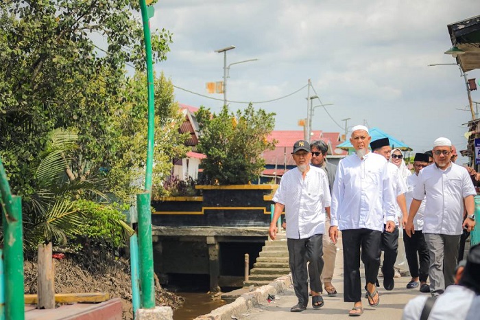 Wali Kota Dumai Tinjau Bantaran Sungai Dumai di Jalan Rajawali