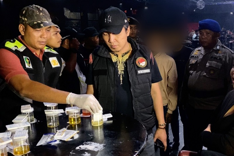 Polda Riau Geledah Room Karaoke, 16 Orang Ditemukan  Positif Narkoba