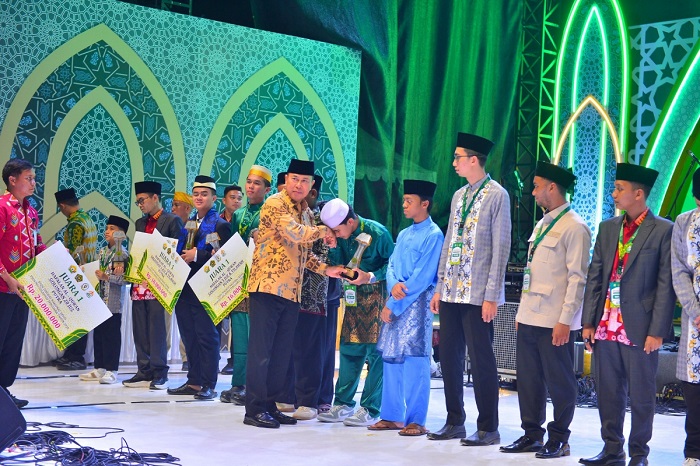 Kafilah Riau Borong Tiga Terbaik 1 di STQH Nasional XXVIII di Kendari