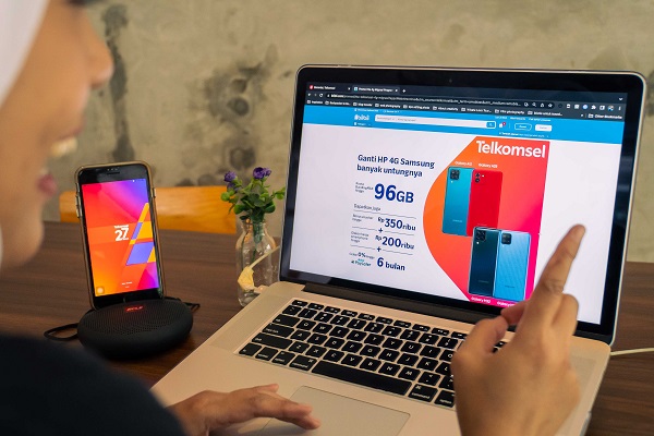 Telkomsel, Samsung dan Blibli Hadirkan Program Bundling Smartphone  4G Terjangkau