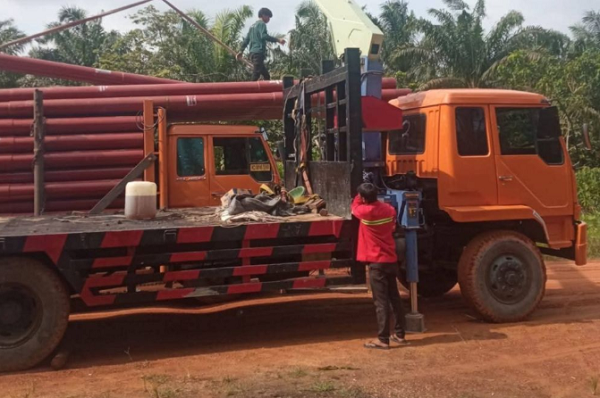 Puluhan Tahun Tanpa Listrik, Dusun Bedeng Siak Akhirnya Mulai Dialiri PLN