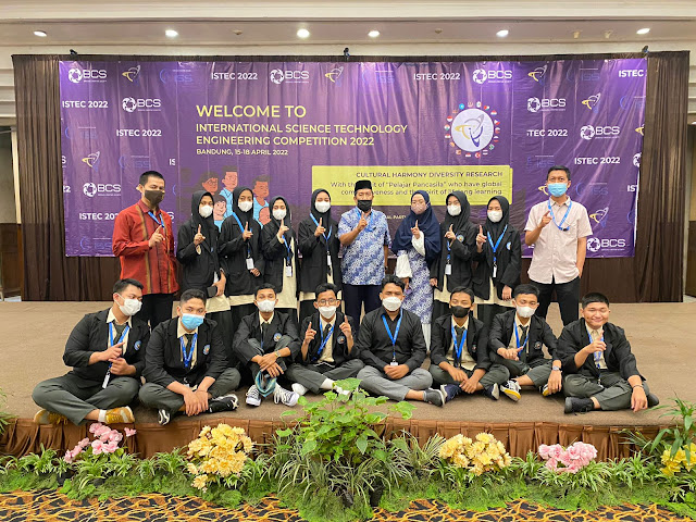 Tim Riset MAN 1 Pekanbaru Raih 3 Medali Perak dan 5 Perunggu ISTEC 2022 di Bandung