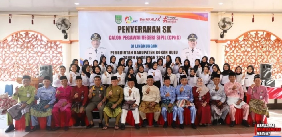 Bupati Serahkan SK Pengangkatan  CPNS Pemkab Rohul  2024