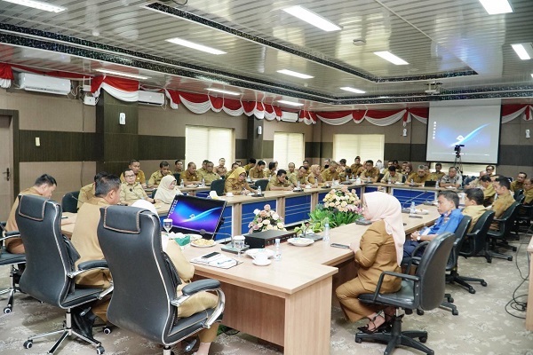 Bupati Kampar Ahmad Yuzar Pimpin Langsung Rapat Staf Terkait Program Strategis