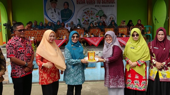 Ketua TP PKK Inhil, Ajak Siswa Terapkan Pola Makan Bergizi Seimbang dan Manfaatkan Pangan Lokal