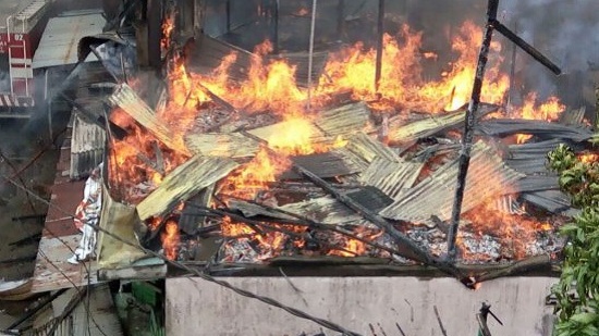 Kebakaran Hebat, Delapan Petak Rumah Terbakar di Jalan Khadijah Ali  Pasar Bawah