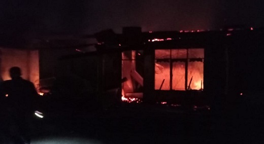 Kebakaran  Hebat  Hanguskan 5 Ruko dan 6 Rumah Petak di Pekanbaru