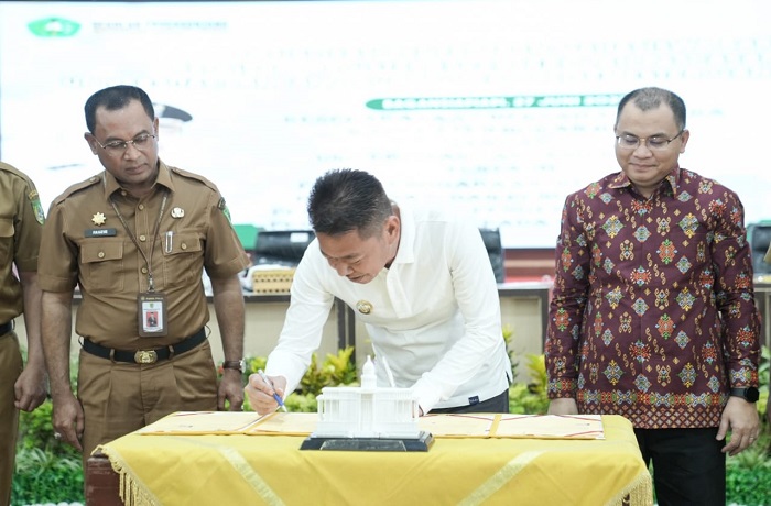 Bupati Rohil Teken MoU dengan Universitas Lancang Kuning