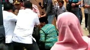 Kesaksian Warga, Ditusuk, Wiranto Sempat tersungkur Begitu Turun Mobil