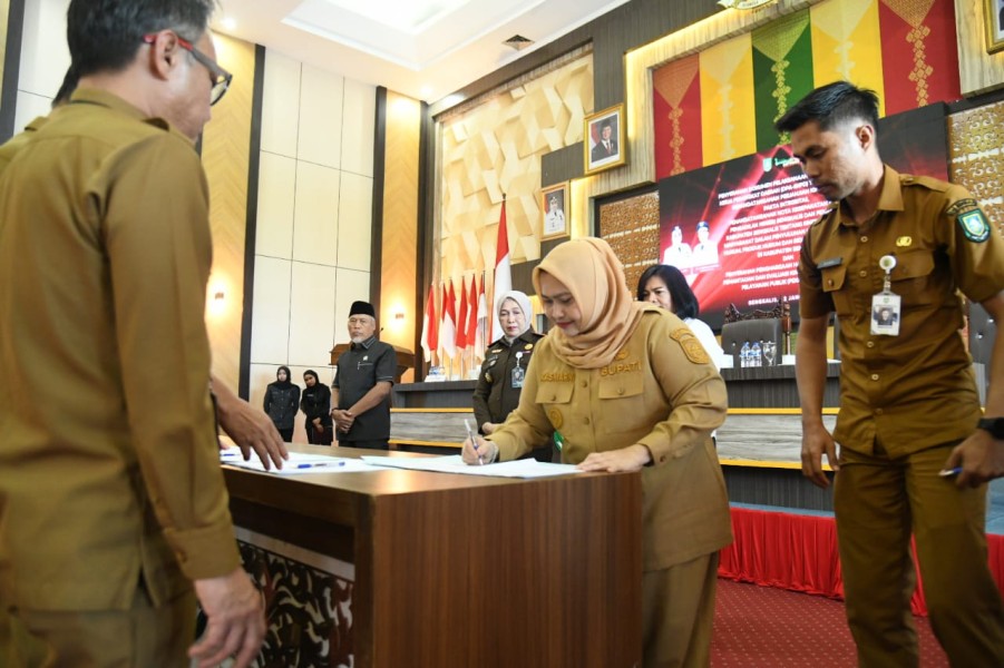 DPA-SKPD 2026 Diserahkan, Bupati Kasmarni Ingatkan Tak Hanya Sekedar Dokumen Administratif