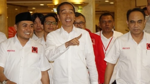 Kepada Pengurus Projo, Jokowi: Siapa Yang Suruh Makan Infrastruktur? 