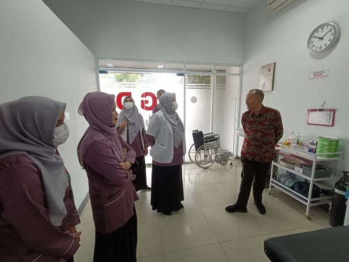 Klinik Pratama UIR YLPI Riau Raih Akreditasi Paripurna