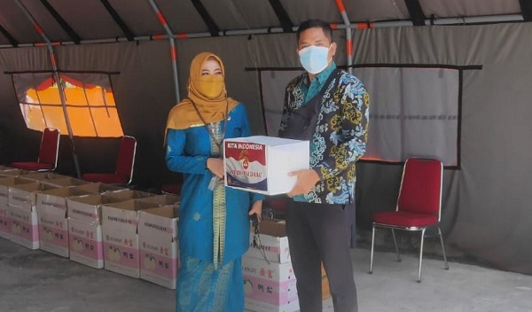 Selesai Jalani  Isolasi,  Pasien  Covid-19 di Asrama Haji Riau Pulangnya Dapat Bantuan Sembako