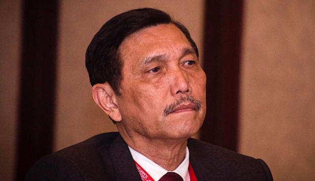 Tolak Hentikan Operasional KRL, Luhut: Saya Adalah Anak Sopir Bus AKAP