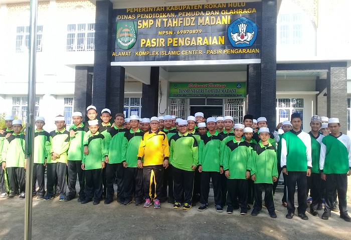 SMP Negeri  Tahfiz Quran Pasir Pengaraian Dibanjiri Calon Siswa
