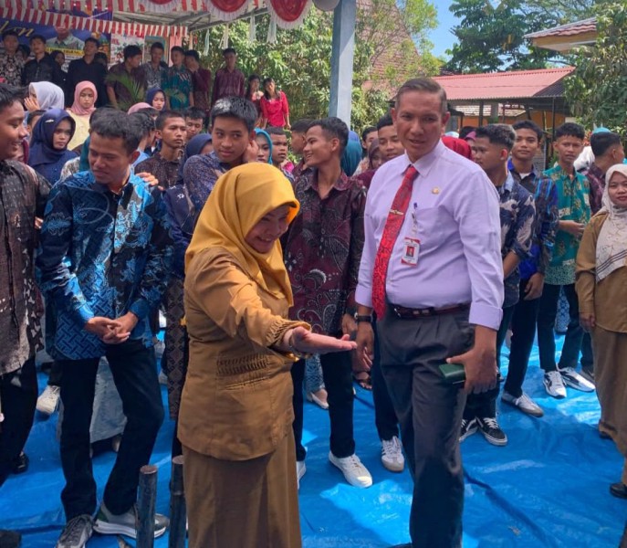 Plt Kadisdik Pekanbaru Hadiri Perpisahan Peserta Didik SMP Negeri 39