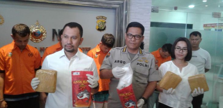 MANTAP...Polisi Tangkap Sindikat Penyelundup 6 Kg Sabu Jaringan Riau-Jakarta, 6 Orang Ditangkap