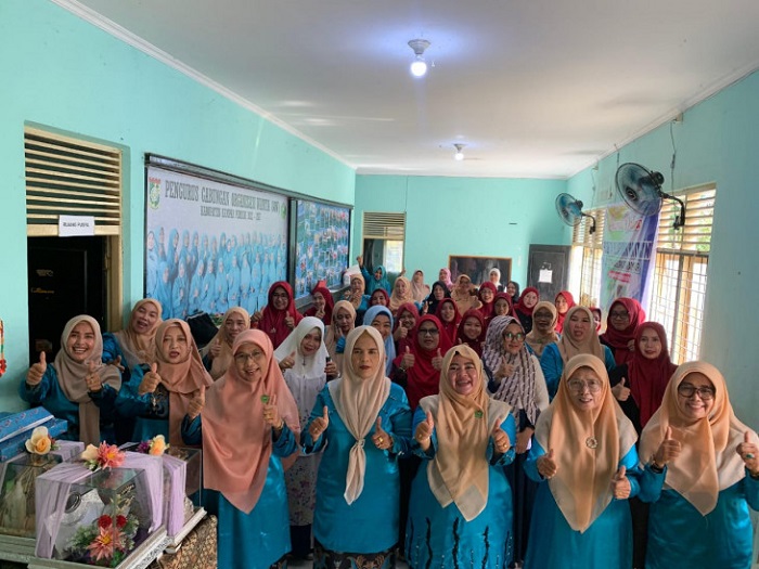 Ketua GOW Kab. Kampar Buka Pelatihan Pembuatan Hantaran Bagi Ibu-Ibu Anggota GOW Kab. Kampar