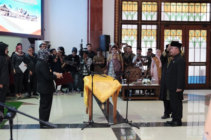 Bupati Siak Lantik Mahadar Sebagai Sekretaris Daerah