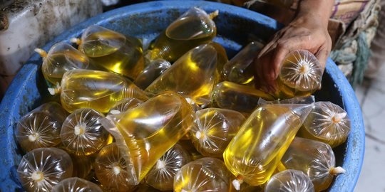 Mulai Disosialisasikan, Begini Cara Beli Minyak Goreng Pakai PeduliLindungi, Satu NIK Hanya Boleh...
