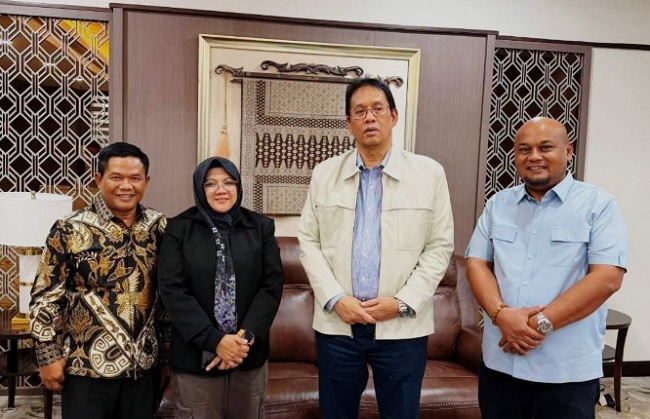 Silaturahmi Bupati Afni dan Menteri Keuangan, Purbaya Kenang Pernah Bekerja di Perang, Buton Hingga Sungai Apit