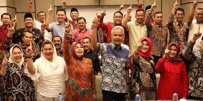 Bawaslu Sebut Deklarasi Ganjar Pranowo dan 31 Kepala Daerah Dukung Jokowi Langgar Aturan, Berani Hukum Gak?