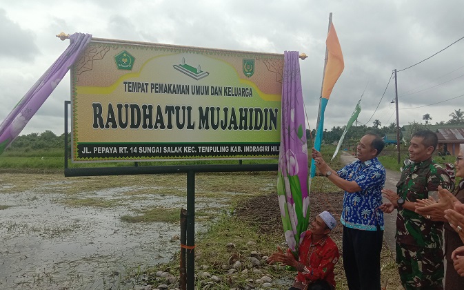 PJ Inhil Resmikan pemakaian TPU dan keluarga Raudhatul Mujahidin kelurahan Sungai Salak