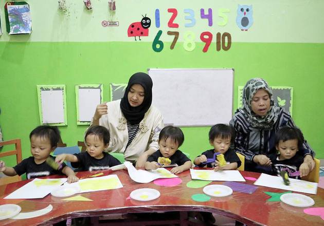 SERU...Begini Penampakan Bocah Kembar 5 AIUEO Saat Pertama Kali Sekolah