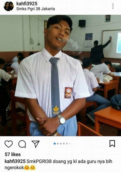 GEGER...Siswa SMK PGRI 38 Ini Bebas Merokok di Kelas Saat Guru Mengajar, Nih Fotonya