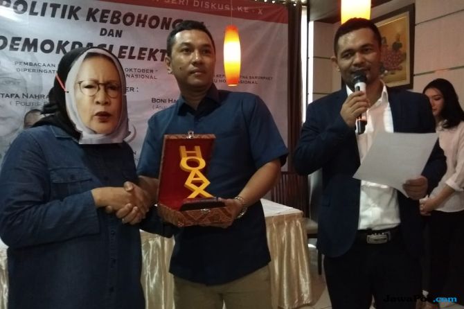 SELAMAT...Ratna Sarumpaet Diganjar Penghargaan 'Ibu Hoaks Indonesia'