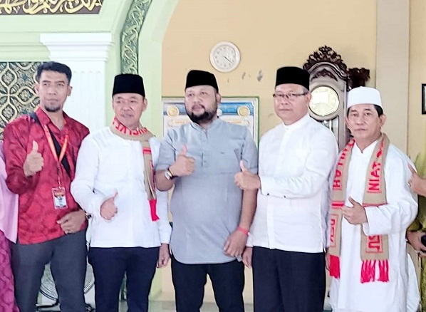 Sebelum Berangkat ke Tanah Suci,190 Jemaah Umroh Diupah- upah Bupati Rohil