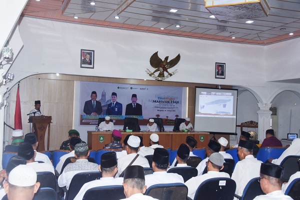 Buka Bimbingan Manasik Haji, Bupati Kasmarni Minta 401 CJH Bengkalis Ikuti Seluruh Rangkaian Hingga Selesai