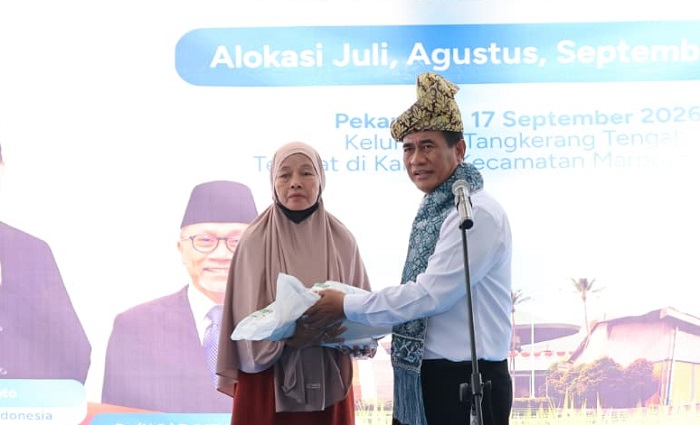 Ibu di Pekanbaru Dapat Beras 1 Ton dan Uang Jutaan dari Menteri Amran Sulaiman