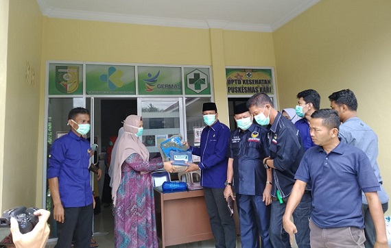 Nasdem Kuansing Bantu Petugas Medis Dan Serahkan APD
