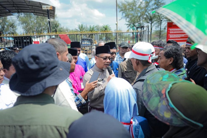 Ratusan Massa FPTS Demo di Depan Kantor Pertamina Hulu Rokan Bukit Batrem