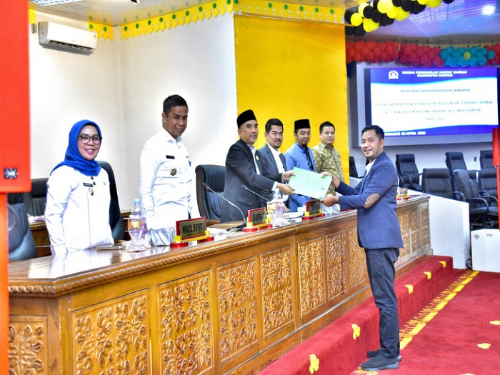 Fraksi di DPRD Sampaikan Tanggapan Terkait LKPj Bupati Kampar