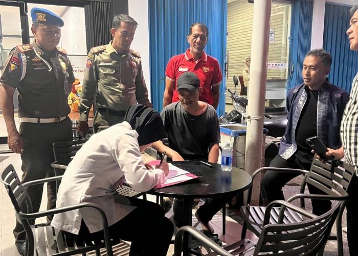 Tim Gabungan Kembali 'Tangkap'  Belasan Warga Buang Sampah Sembarangan