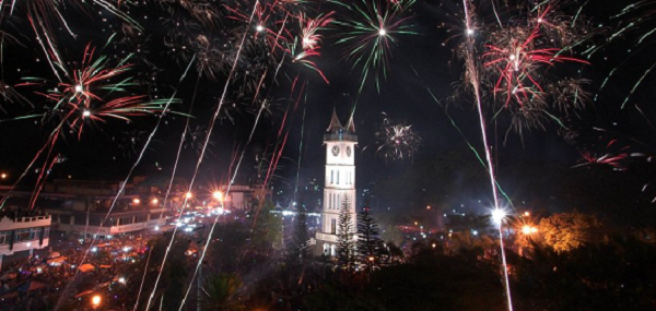 Perayaan Tahun Baru di Bukittinggi Dilarang, Cegah Kerumunan Polisi Tutup  Akses Jalan ke Jam Gadang