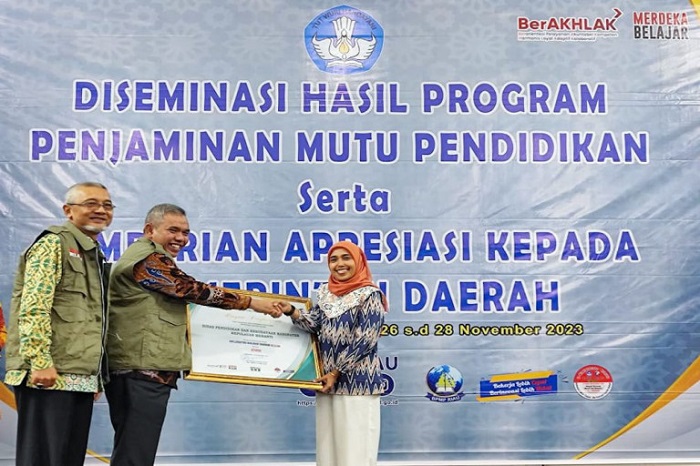 Meranti Raih Juara Utama Apresiasi Mutu Pendidikan se- Provinsi Riau
