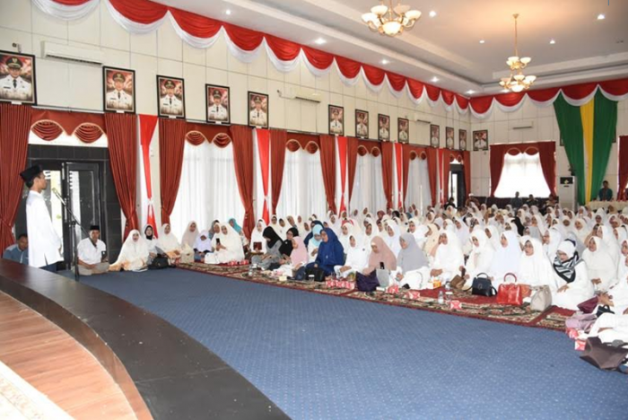 Ustadz Abdul Somad Berikan Tausiyah di Acara Halal Bi Halal TP PKK Kampar