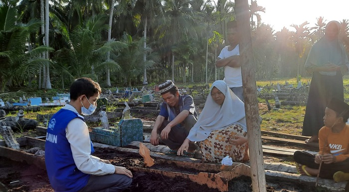 Rumah Yatim Berikan Santunan Peduli Sesama Untuk Keluarga Ega, Korban Kecelakaan Kapal Pompong