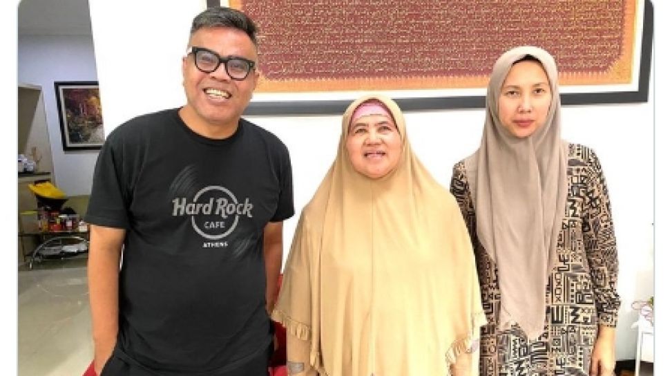 Mamah Dedeh Diisukan Meninggal Dunia, Abdel: Alhamdulillah Sehat, Kakinya Masih Napak