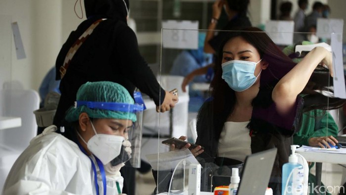 Kapan Vaksin COVID-19 Diberikan ke Masyarakat? Ini Jadwalnya