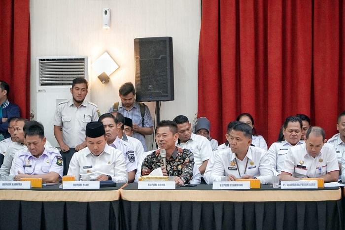 Bupati Rohil Ikuti Rakor Konflik Lahan dan FPKM, Gubri Tekankan Kepatuhan Perusahaan