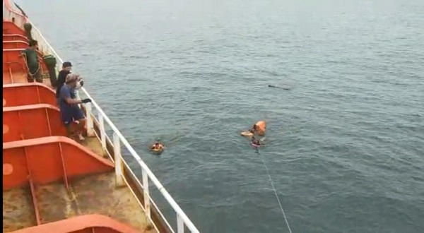 Dihantam Gelombang dan Angin Kencang, KM Sinar Baru dari Rohil Tenggelam di Perairan  Selat Malaka