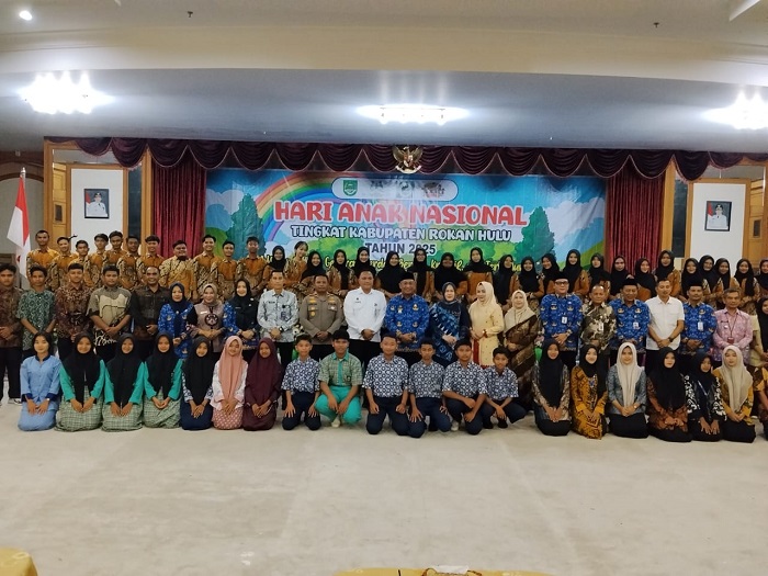 Bupati Anton Kukuhkan Pengurus Forum Anak Rokan Hulu 2025-2027